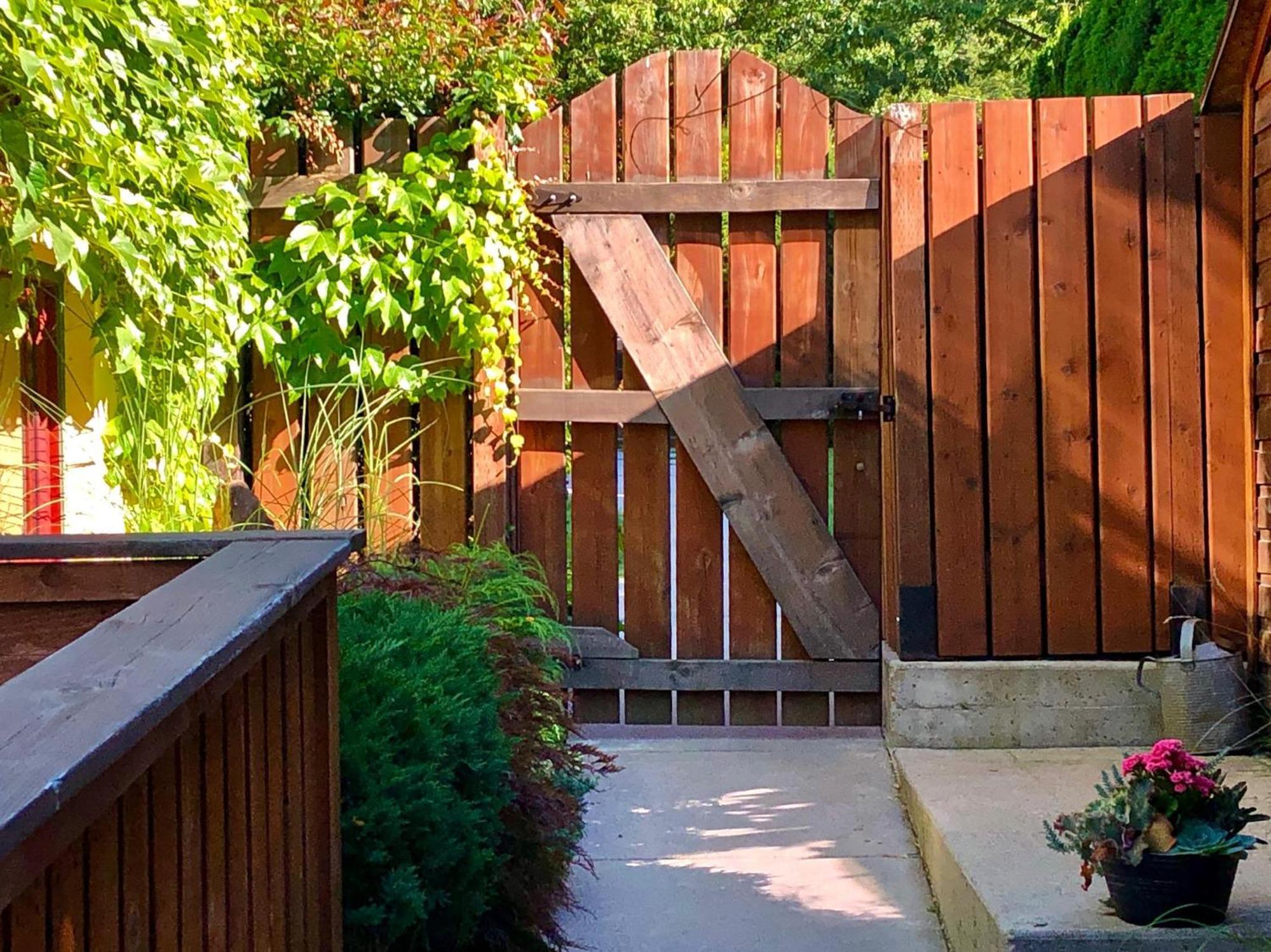 Mistisos Place Vacation Rentals Nelson Exterior foto
